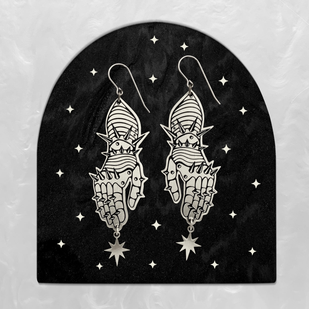 Gauntlets - Earrings (2D) - While Odin Sleeps